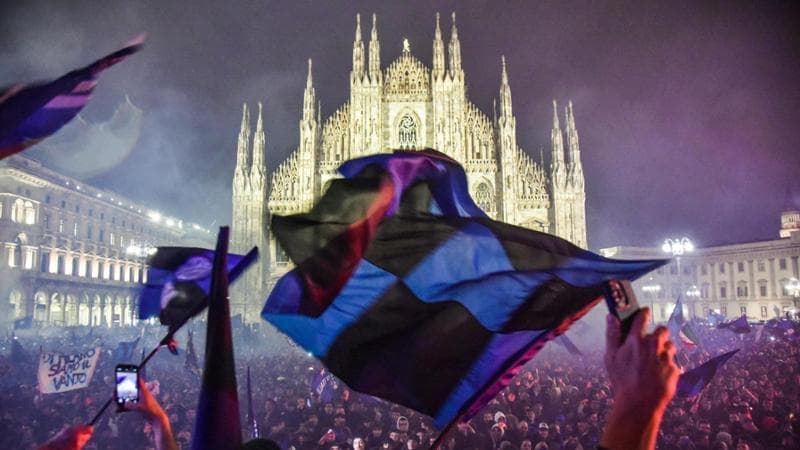 Milano, nella città devota ai soldi un grado di separazione tra picchiatori da stadio e collezionisti di clic