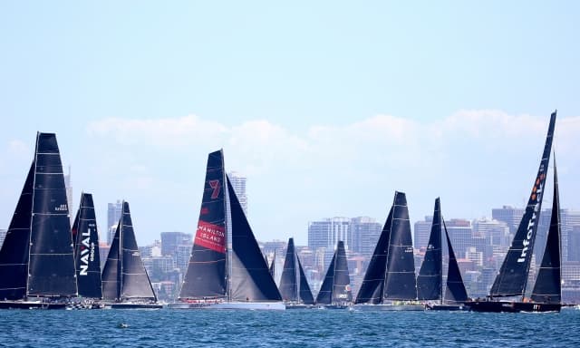 Partita la Sydney-Hobart dopo la tragica edizione 2024: che succederà nello Stretto di Bass?