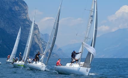 Gentlemen’s Cup 2025: vento, tecnica e spettacolo per le regine monotipo del Garda