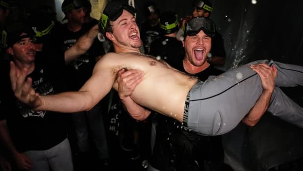 Come ha fatto la peggior squadra d'America ad arrivare ai playoff: storia di bidet, champagne e aiuti divini