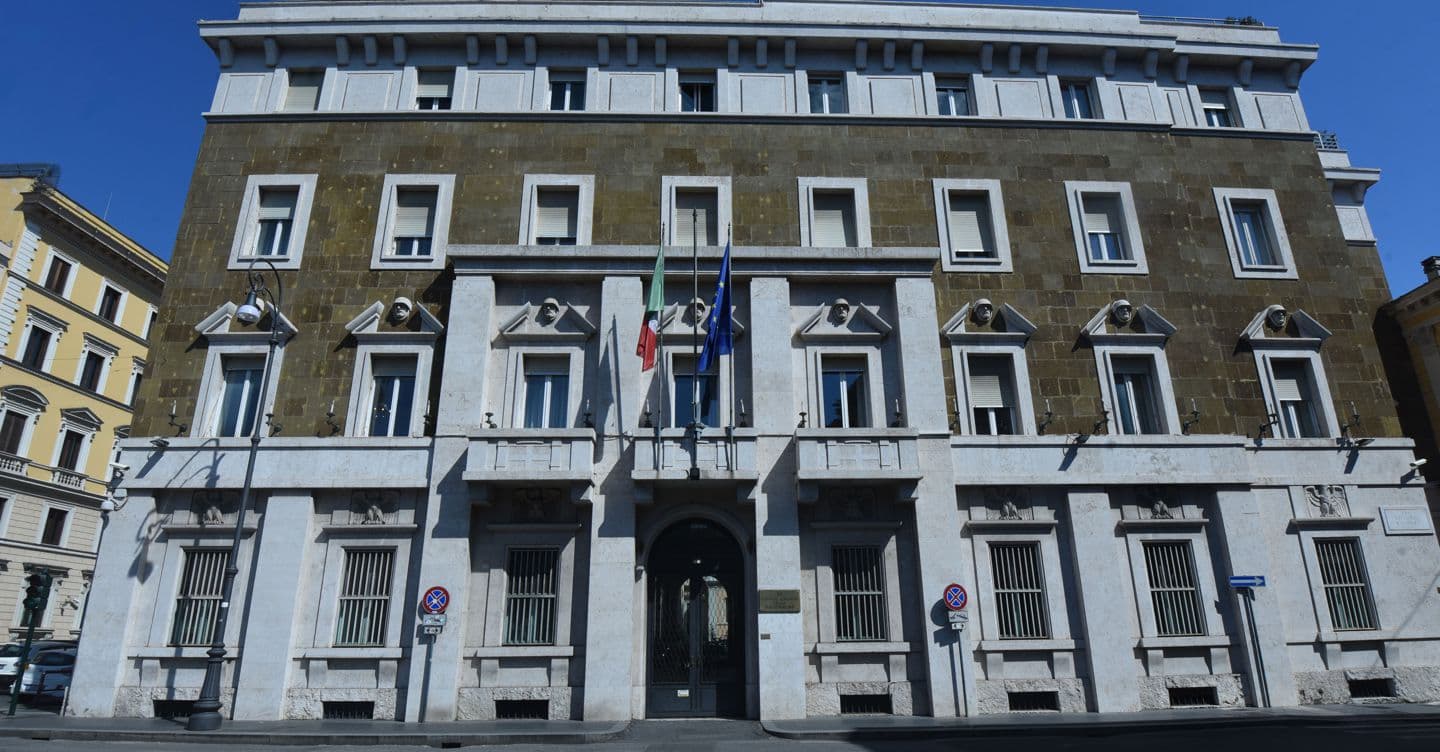 Referendum, i libri a favore del Sì e quelli a favore del No