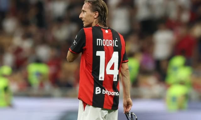Modric: "Milan, vinciamo un trofeo per Baresi. Spero che Leao resti con noi"