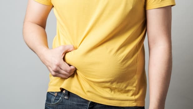 La pancetta dopo i 40 anni? Non dipende solo dalla birra... Ecco cosa dice la scienza