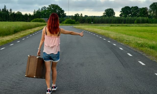 Autostop: quando è legale farlo e come