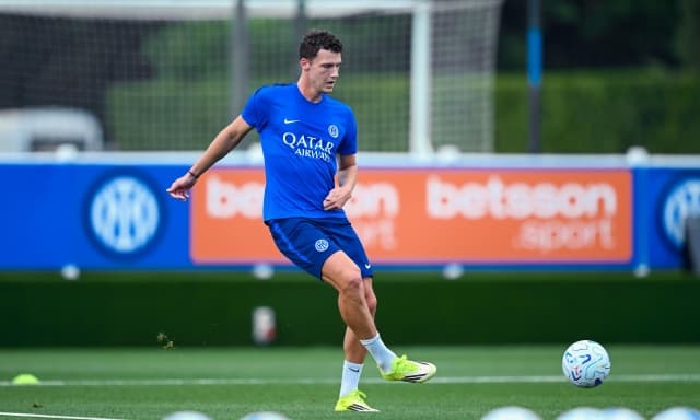 Pavard, il mercato cambia gli scenari: all'Inter servono certezze, il francese potrebbe restare