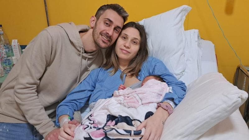 Neonata rapita, la mamma: “La mia famiglia stava andando in pezzi, in tre ore siamo morti e risorti”