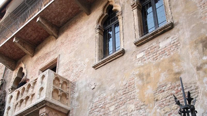 Il balcone di Giulietta o il giro in gondola? Per il Telegraph sono da evitare: niente di romantico