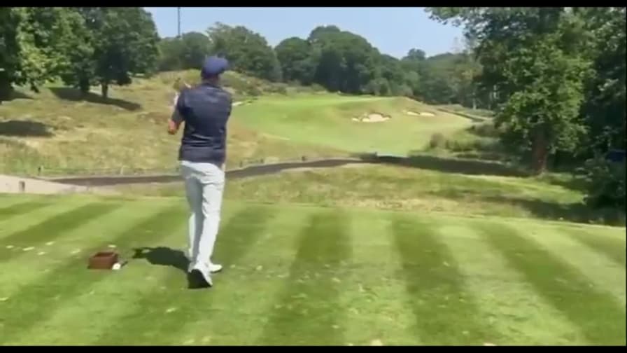 Sinner gioca (male) a golf: gli amici lo deridono così!