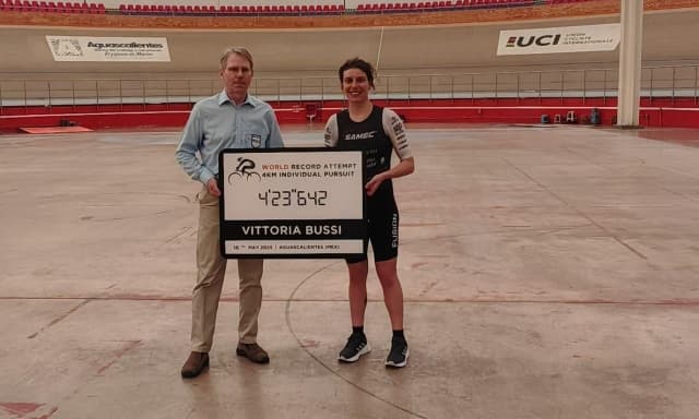 Bussi conquista un altro record: dopo l'Ora si prende il primato mondiale dei 4 km