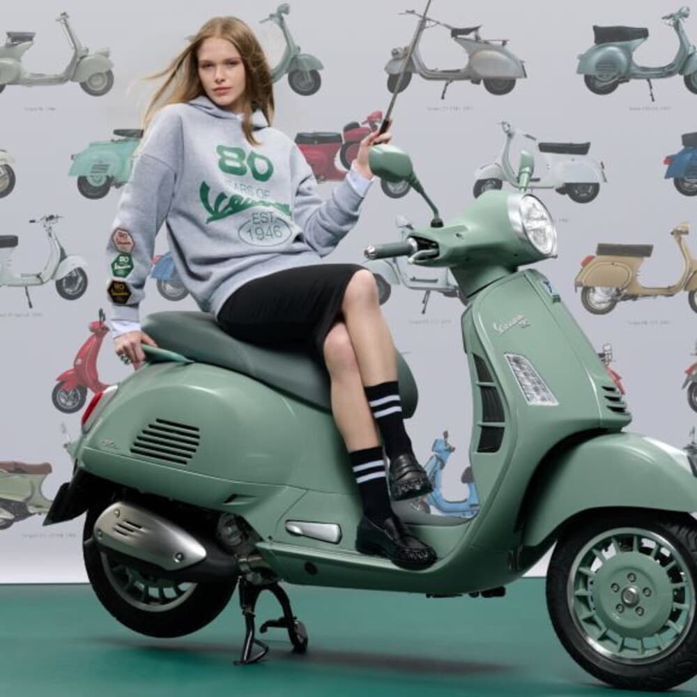 Festa e parata per gli 80 anni della Vespa
