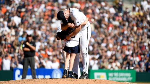 Lacrime sul diamante: la piccola Genevieve sostituisce il manager e chiude la carriera di papà Verlander