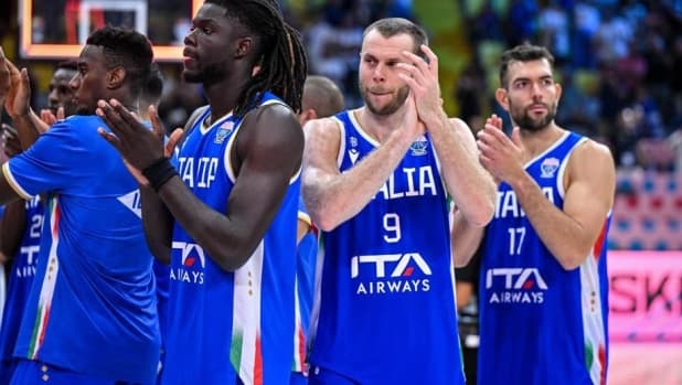 Italia-Grecia, le pagelle. Niang il migliore degli azzurri, Antetokounmpo domina