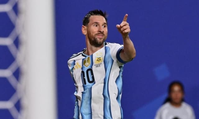 Eterno Messi tra lacrime, gol e record: "Ho passato giorni difficili. Mi identifico in Nadal"