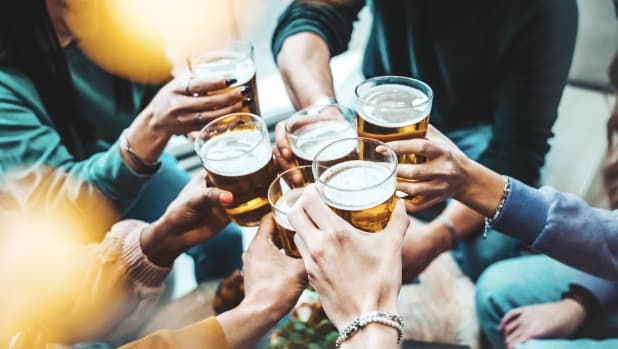 La sindrome che fa diventare ubriachi senza bere alcol: come riconoscere i sintomi