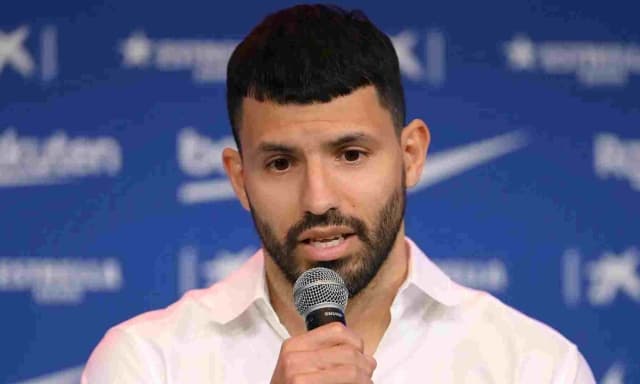 Aguero sempre più folgorato da Messi: "Mi verrebbe voglia di tornare solo per giocare con lui…"