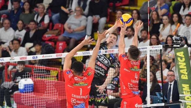 Superlega, colpo Civitanova: batte Perugia e riapre la corsa alla finale scudetto