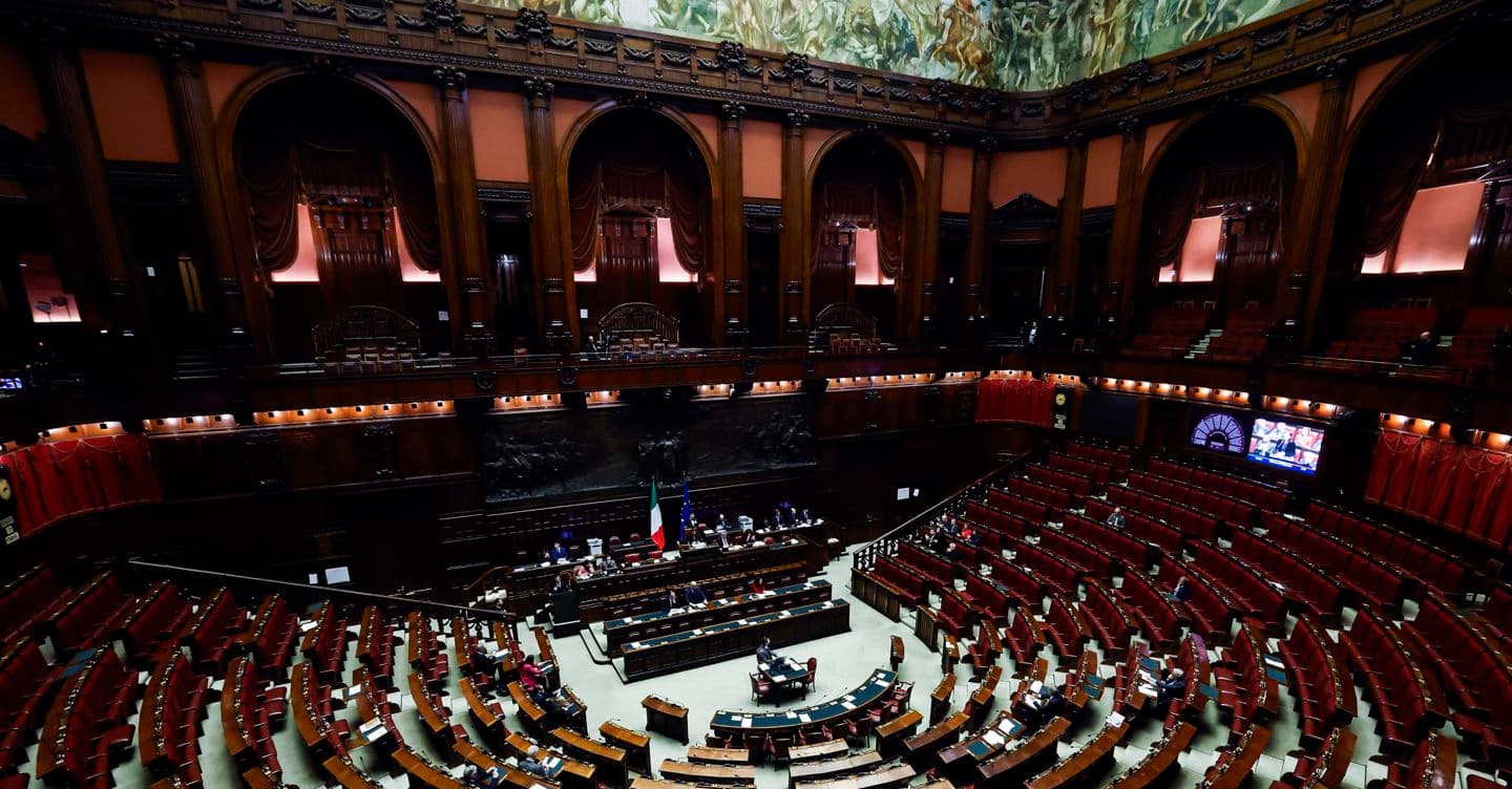 Milleproroghe, via libera della Camera con 154 sì. Stop agli aumenti delle multe stradali