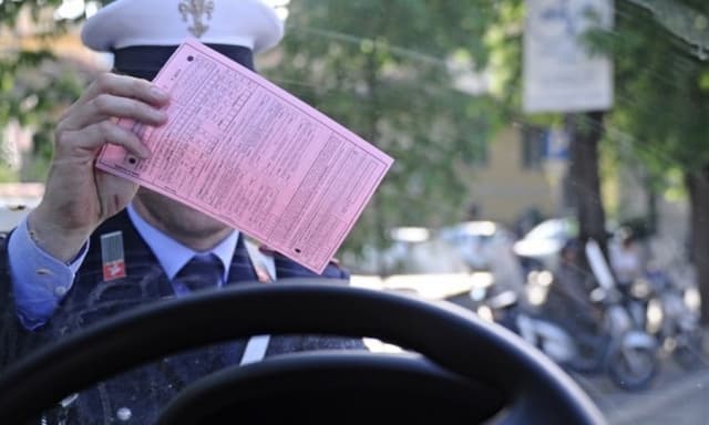 Guida autonoma, chi paga le multe? Le nuove normative in vigore negli Stati Uniti