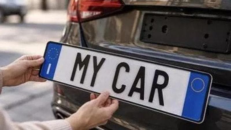 Targhe personalizzate, arriva il modello americano: costi, tempi e modalità per auto e moto