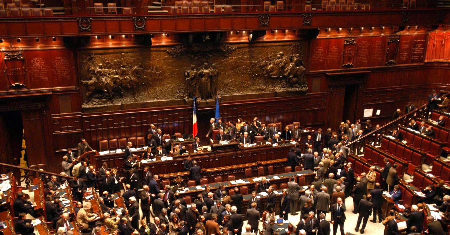 Dalla sicurezza alla riforma del codice stradale, i disegni di legge rinviati a settembre