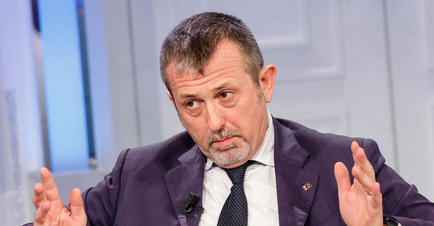 Andrea Delmastro Delle Vedove: una storia politica tutta a destra, tra eredità familiare e successo nazionale