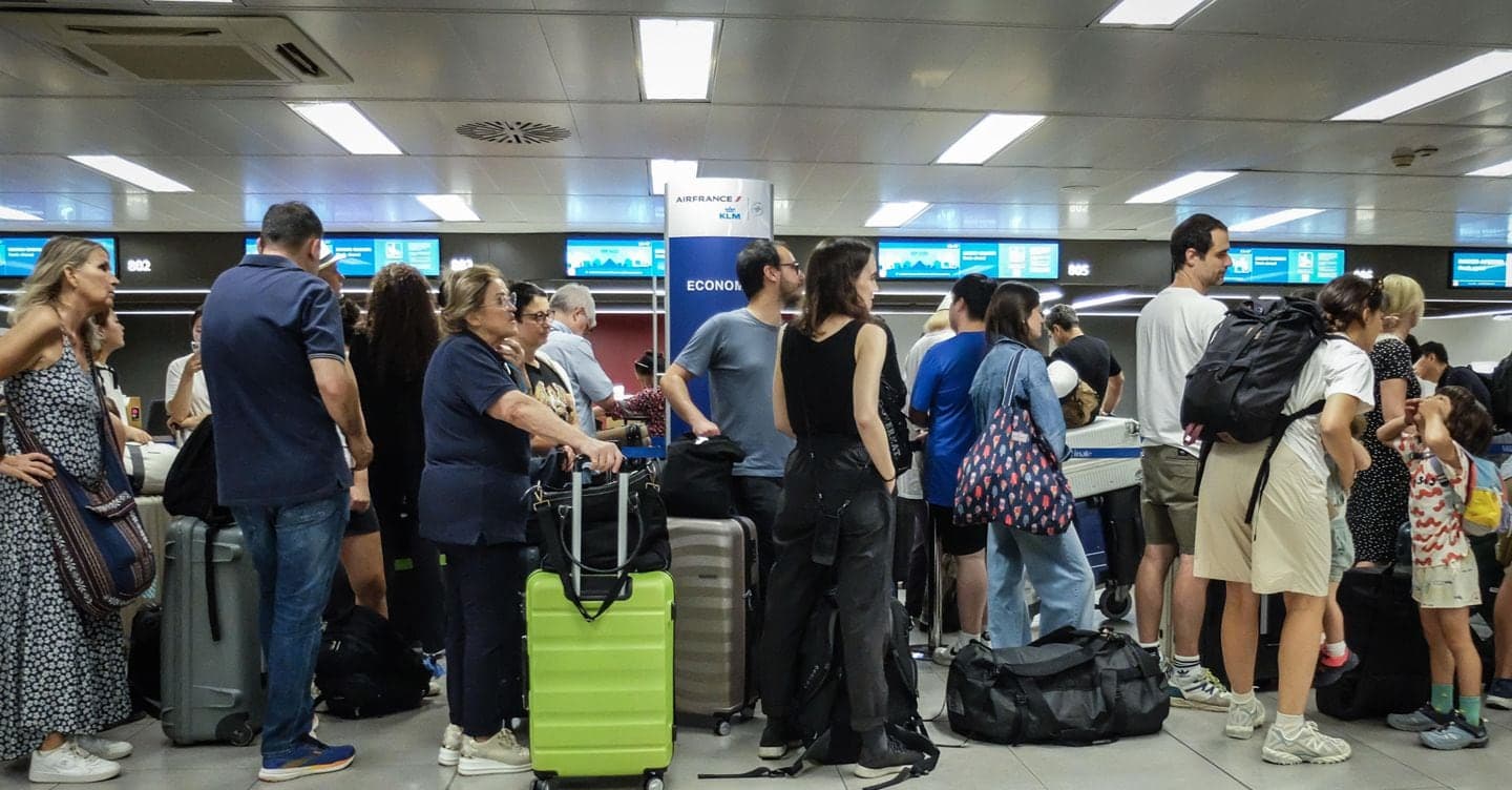 Aerei, a luglio tre voli su 10 in Europa atterrati in ritardo. Francia la peggiore