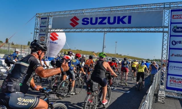 A Misano il Suzuki Bike Day: 62 km di sport e solidarietà