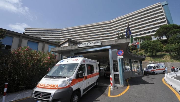 Genova, 25 enne in ospedale per un dolore al ginocchio muore tre giorni dopo: tre indagati