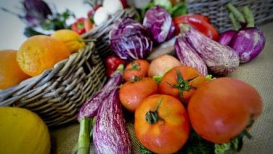 La dieta mediterranea ci aiuta a mangiare sano e sprecare meno