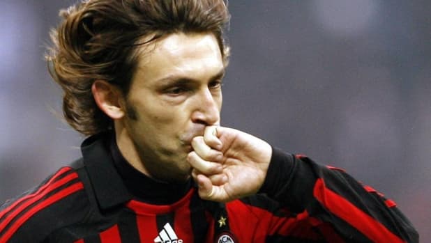 Palloncini, linguacce, pistole: le esultanze iconiche nella storia del Milan. Quale la più bella?