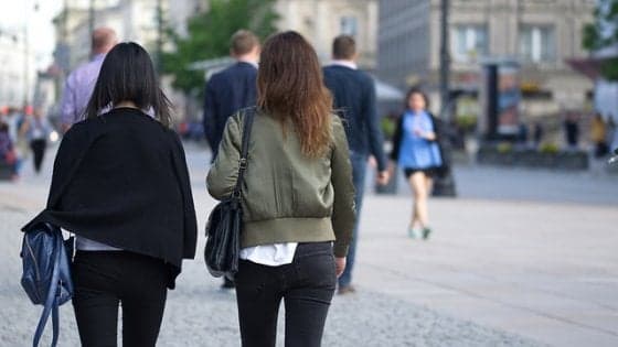 Cammini lentamente? Forse stai invecchiando più velocemente