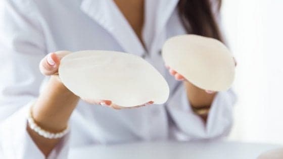 Protesi per il seno e linfoma anaplastico. "Niente allarmismi, rischio raro"
