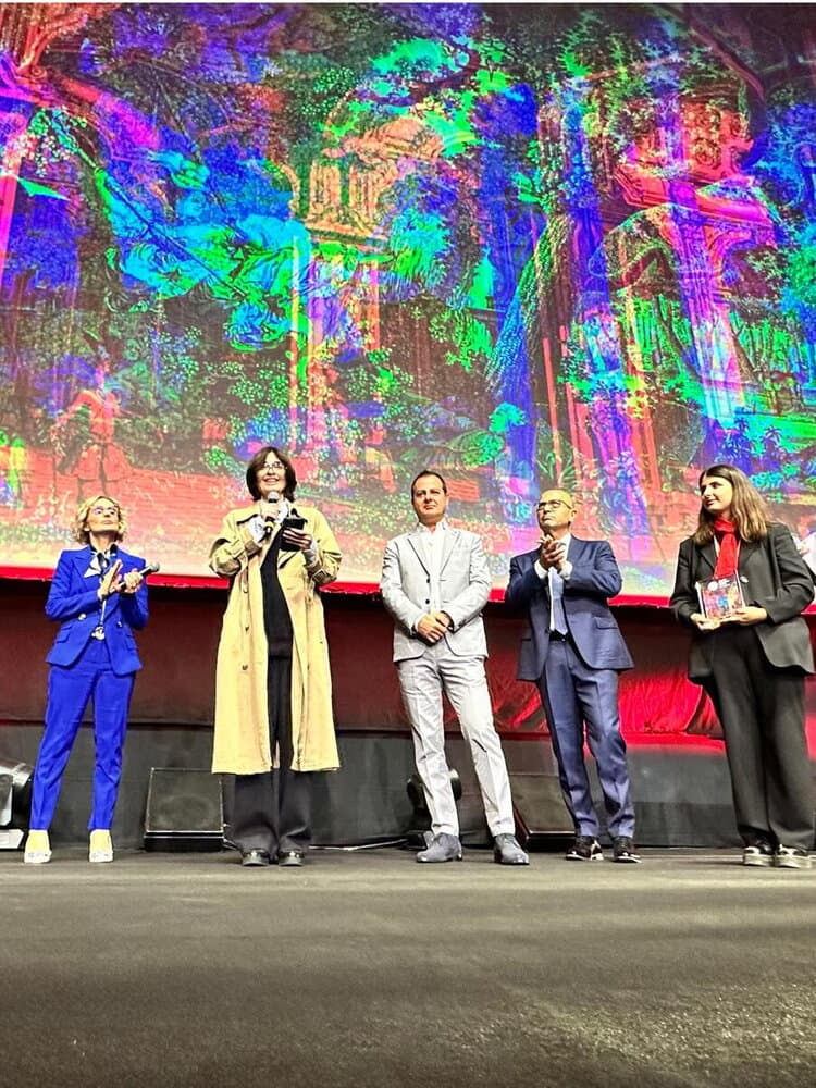 Iginio Straffi consegna a Paz Vega il Premio Colorado-Rainbow per il film “Rita”