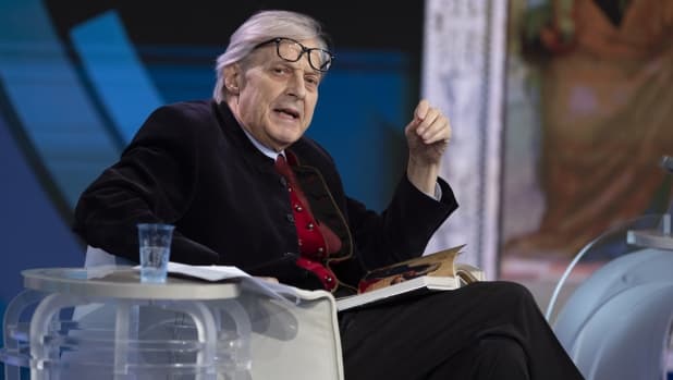 Vittorio Sgarbi ricoverato in terapia intensiva: le sue condizioni sarebbero critiche