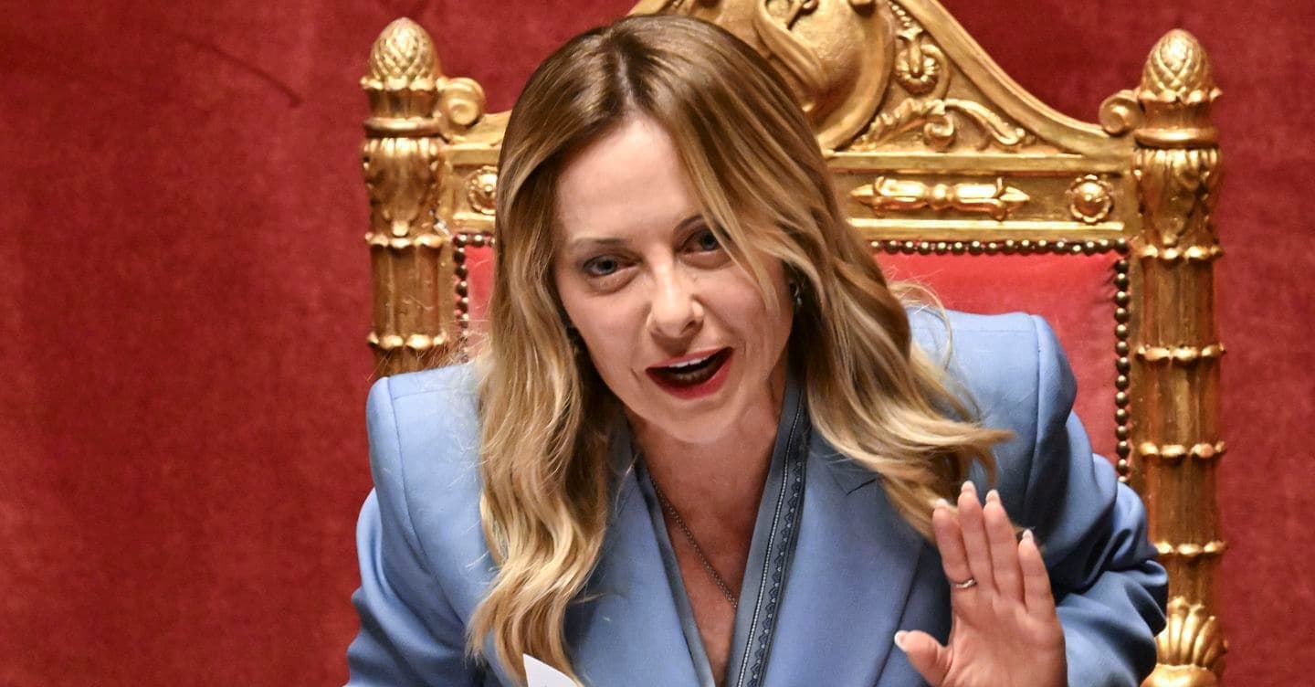 Ucraina, Meloni critica l’asse franco-tedesco: serve inviato autorevole Ue per il negoziato. Affondo contro Vannacci: vota con la sinistra