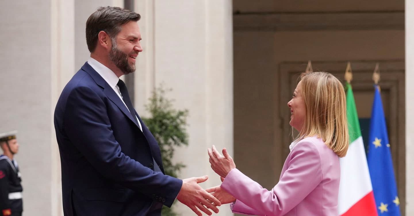 JD Vance da Meloni a Palazzo Chigi: «Con lei negoziato sui dazi anche con l’Ue»
