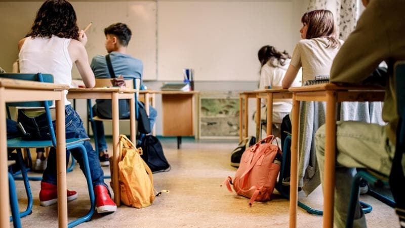 Il sogno di fare l’insegnante si infrange sulla cattedra lontana e in tanti (per i costi) rinunciano