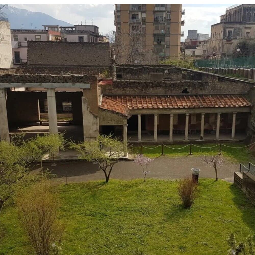 Pompei, nella villa di Poppea ritrovata la maschera di Pappus