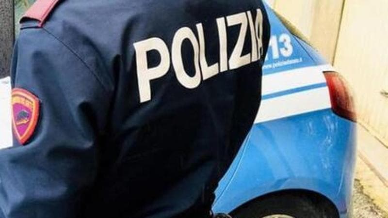 Ragazzino trovato morto a Pescara. Ha ferite da arma da taglio. La polizia indaga per omicidio