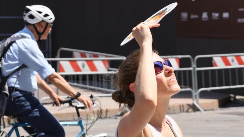 Il meteorologo: “Farà caldo almeno fino al 2 luglio, con 9 gradi in più. Scordiamoci un’estate mite”