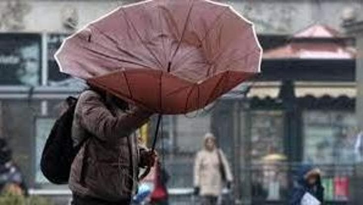 Vento forte, onde fino a sei metri e nubifragi arriva il ciclone Harry