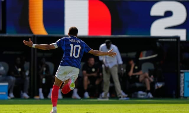 Mbappé da record, Giroud superato: "Ci tenevo. Io gioco per fare la storia della Francia"