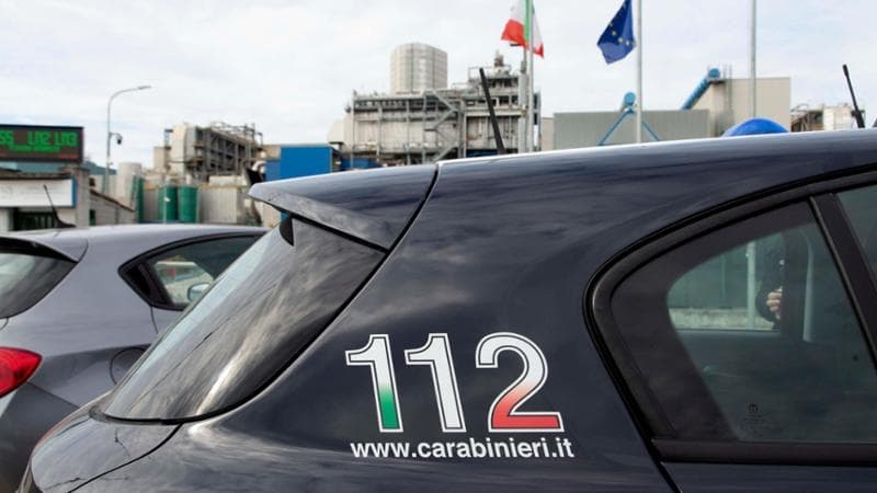 Giovane trovato morto in casa con ferite di arma da taglio