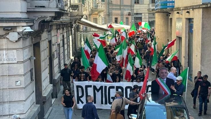 Casapound, incendiata la sede del movimento neofascista a Spezia: “Attentato terroristico”