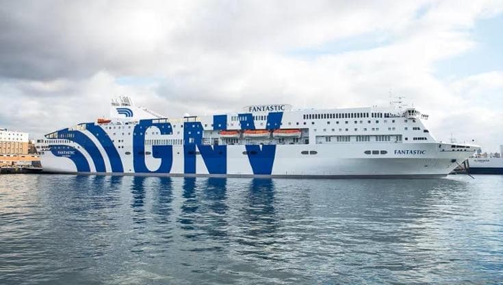 Tentato hackeraggio della nave Gnv in Francia, due fermi: per Parigi è spionaggio russo