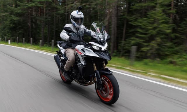Benelli Trk 902 Stradale o Xplorer: pregi e difetti della nuova ammiraglia