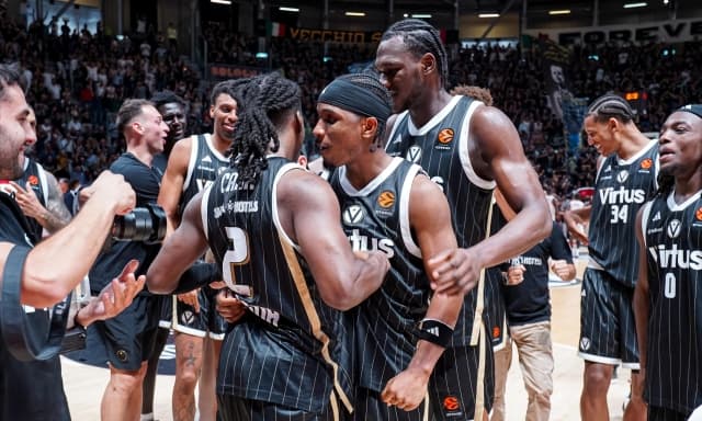 Tripla di Carr sulla sirena: impresa Virtus contro l'Olympiacos! C'è la prima vittoria