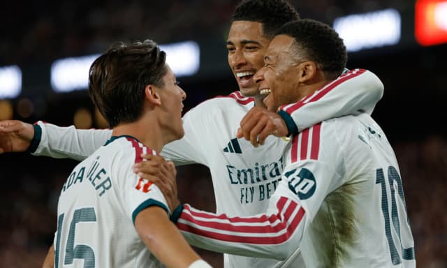 Il primo Clasico è di Mbappé: doppietta e vittoria per Mou. Yamal si divora un gol, Barça battuto