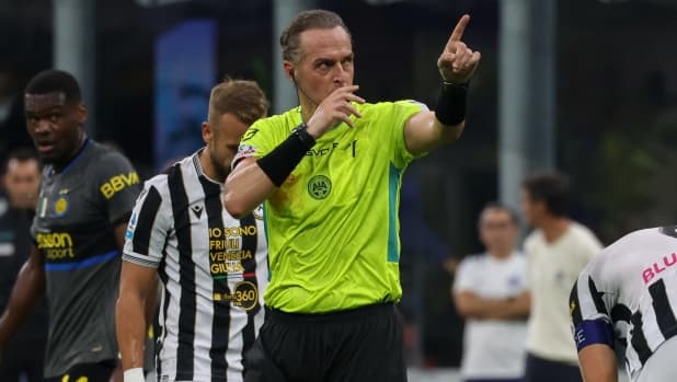 Le pagelle degli arbitri: Marcenaro (spalleggiato da Lissone) 6,5. Pairetto scontenta tutti: 5