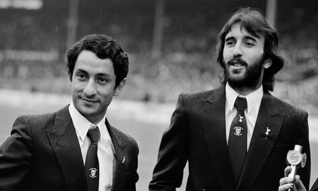 Sono idoli d'Inghilterra, scoppia la guerra e diventano reietti: la folle estate '82 di Ardiles e Villa